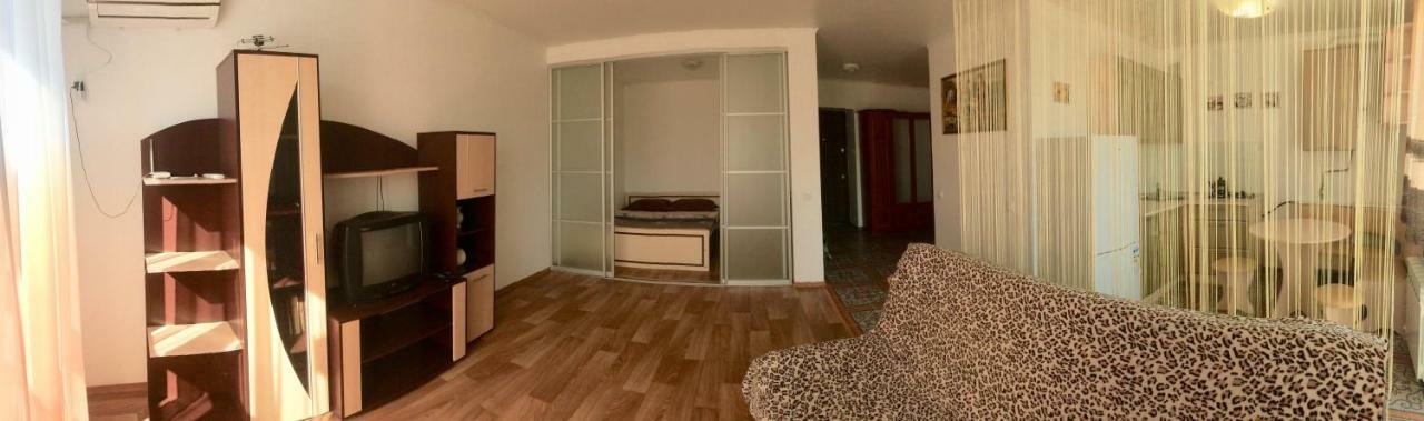 Studio Apartment In Center ポルタヴァ エクステリア 写真